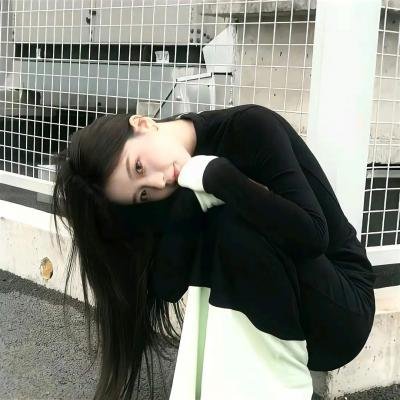 男人转化出机器人铠装